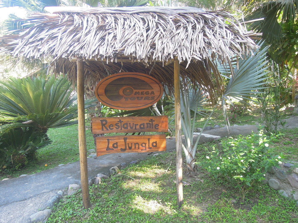 Omega Tours Adventure Company & Eco Jungle Lodge Perú 외부 사진